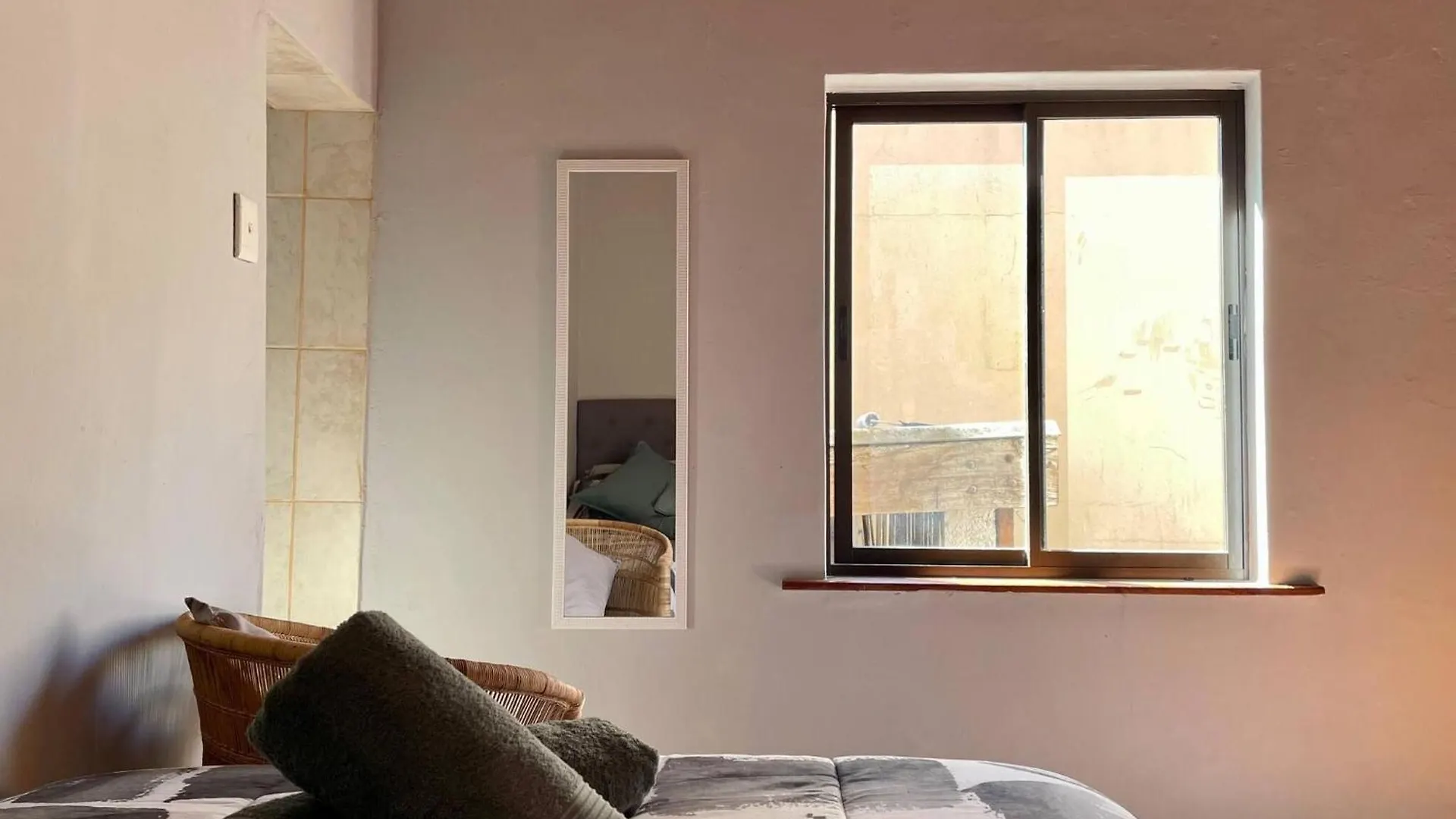 Room In Guest Room - Living In Camps Bay Summer Città del Capo Affittacamere